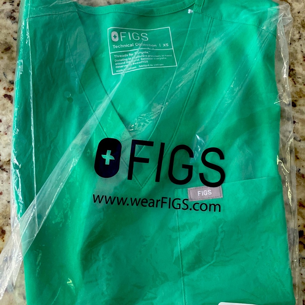 Safety green fionlite catarina scrib top xs
